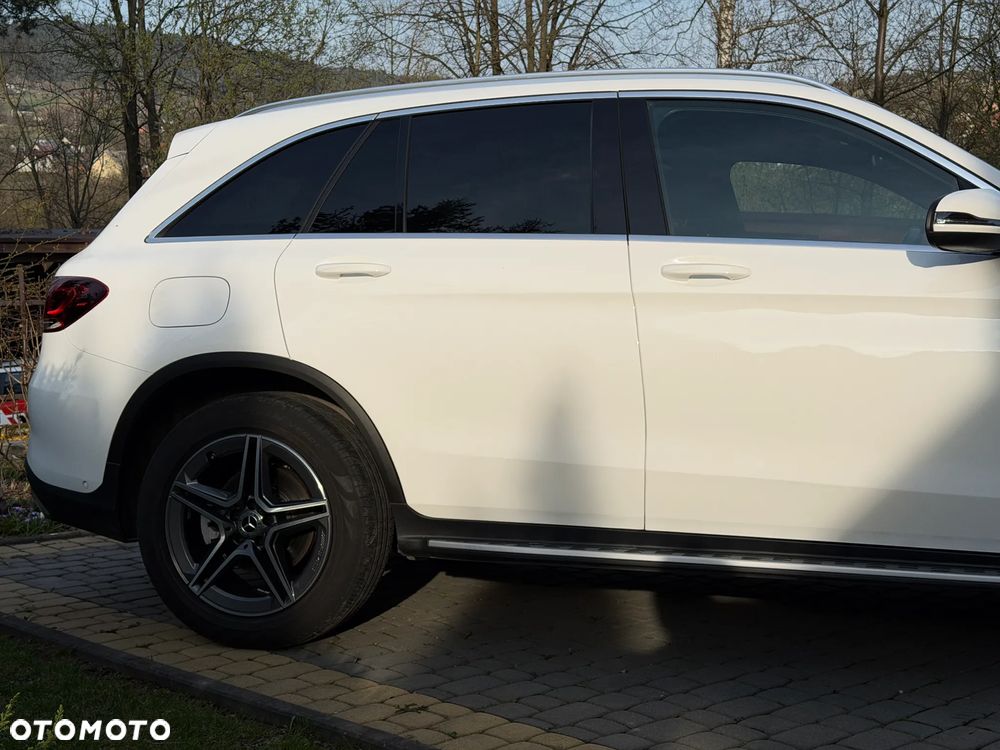 Mercedes-Benz GLC 250 4Matic 9G-TRONIC AMG Line - 9