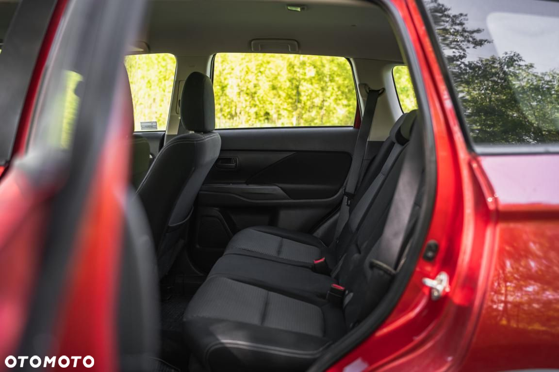 Mitsubishi Outlander - 21