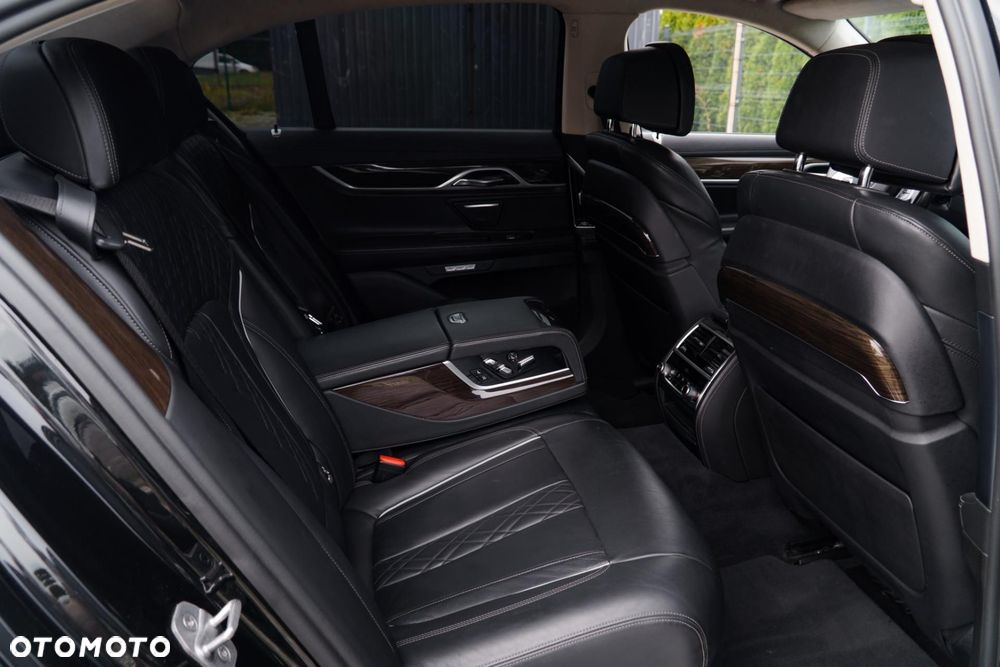 BMW Seria 7 730d xDrive - 36