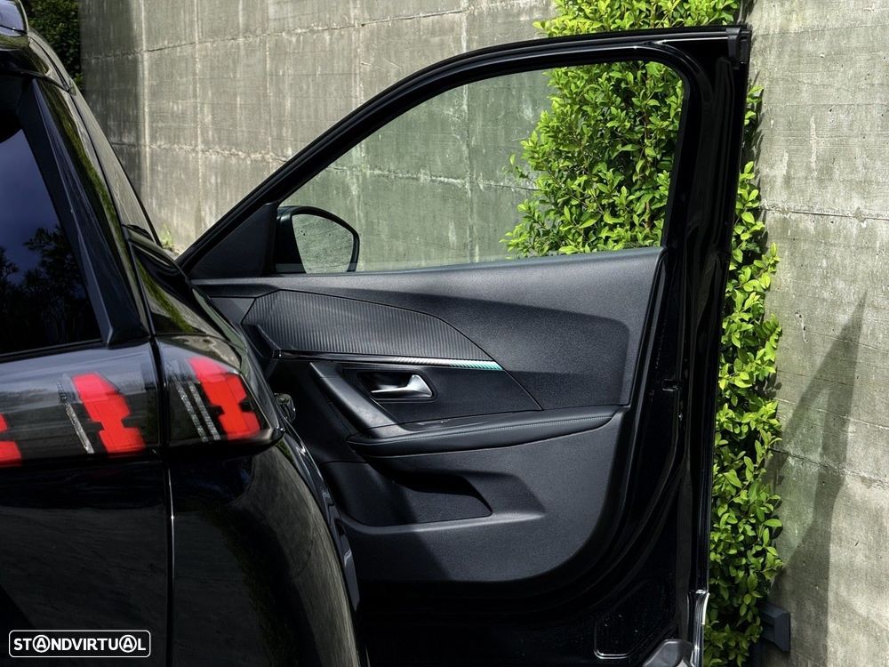 Peugeot 2008 1.2 PureTech Allure Pack - 29