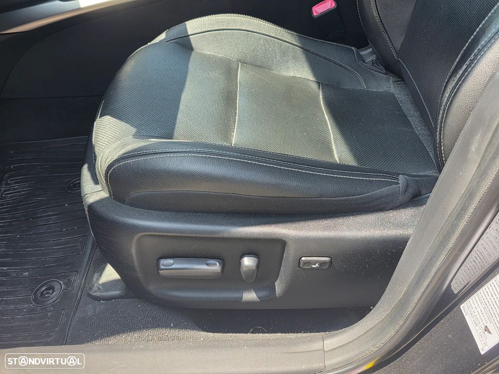 Toyota Avensis SW — fotografia 9