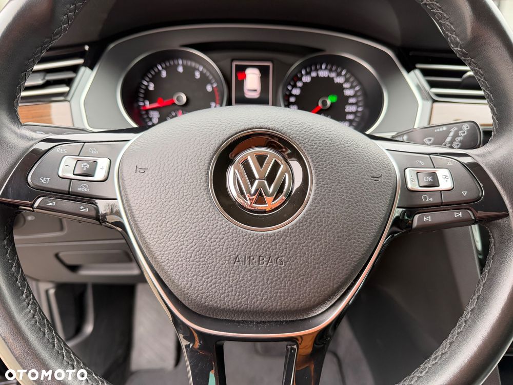 Volkswagen Passat 2.0 TSI (BlueMotion Technology) 4Motion DSG Highline - 32
