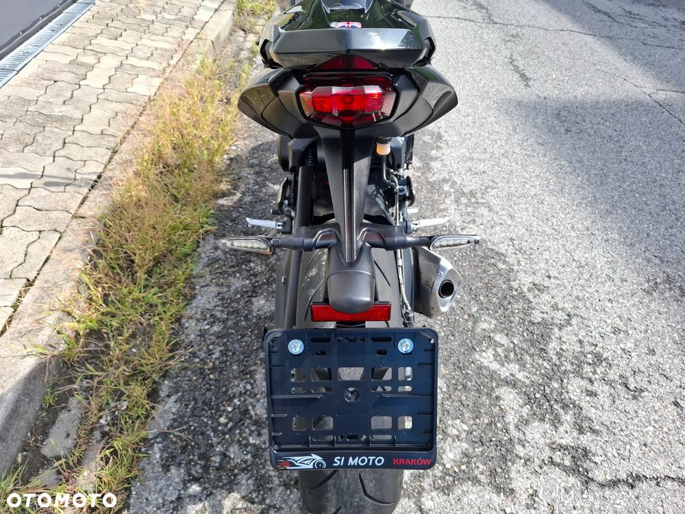 Triumph Street Triple - 32