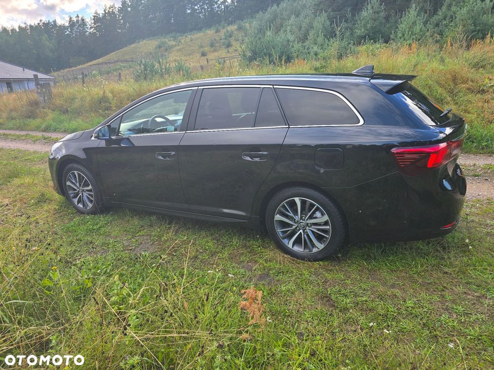 Toyota Avensis 1.8 Premium - 4