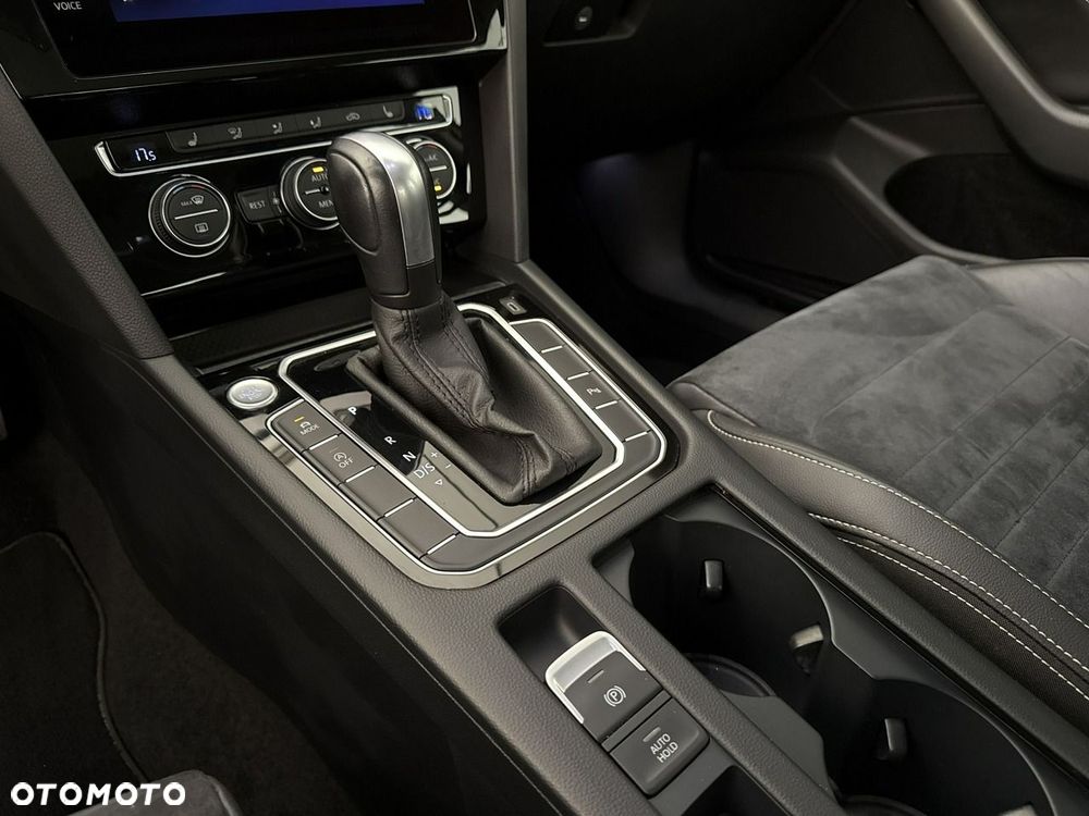 Volkswagen Passat - 17