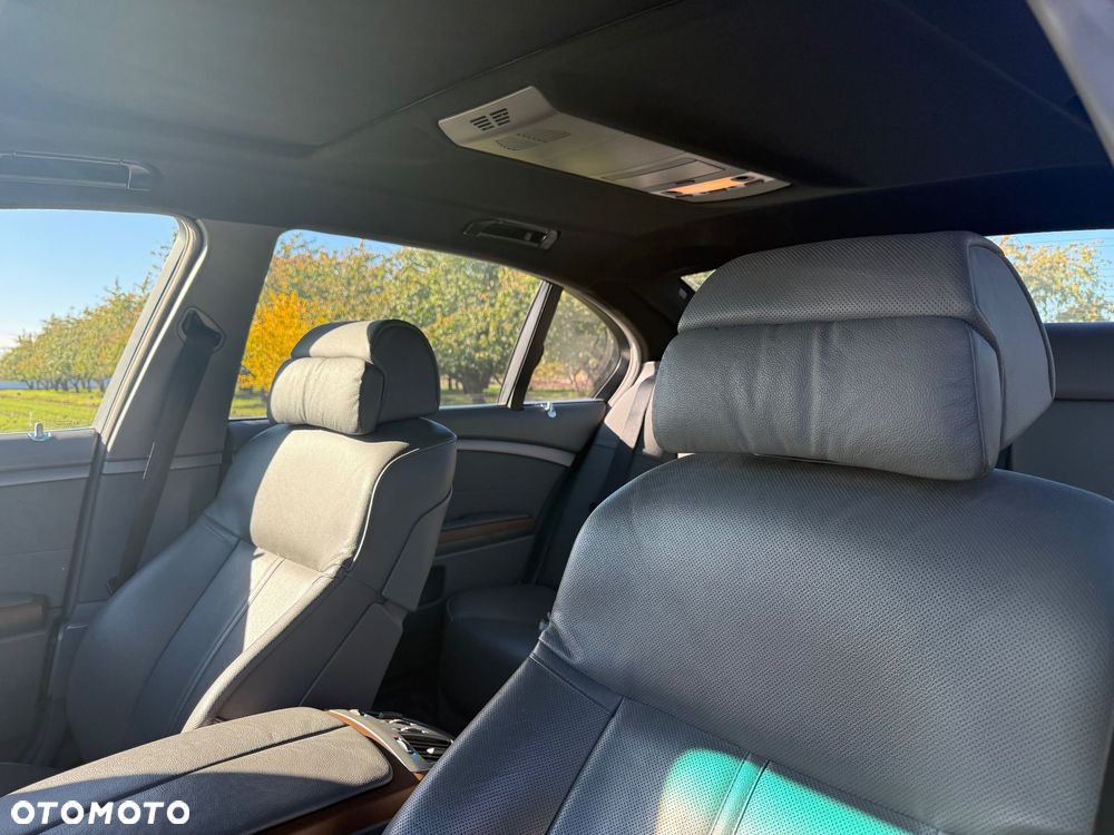 BMW Seria 7 745i L - 9