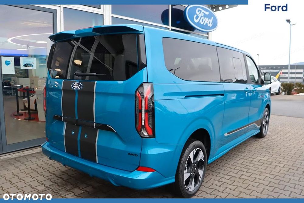 Ford Tourneo Custom - 8