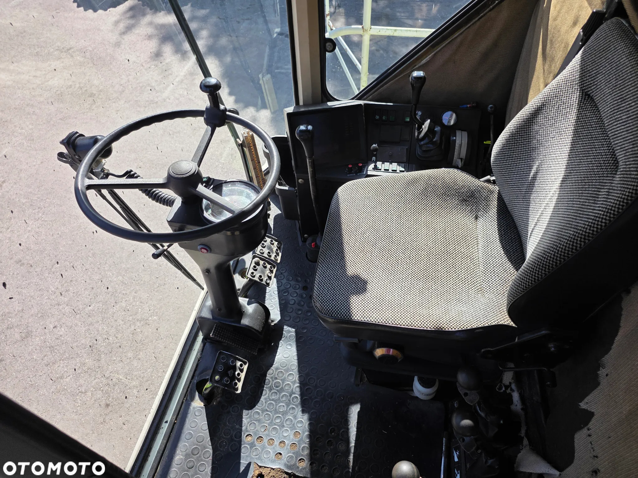 Claas Dominator 108 S - 12