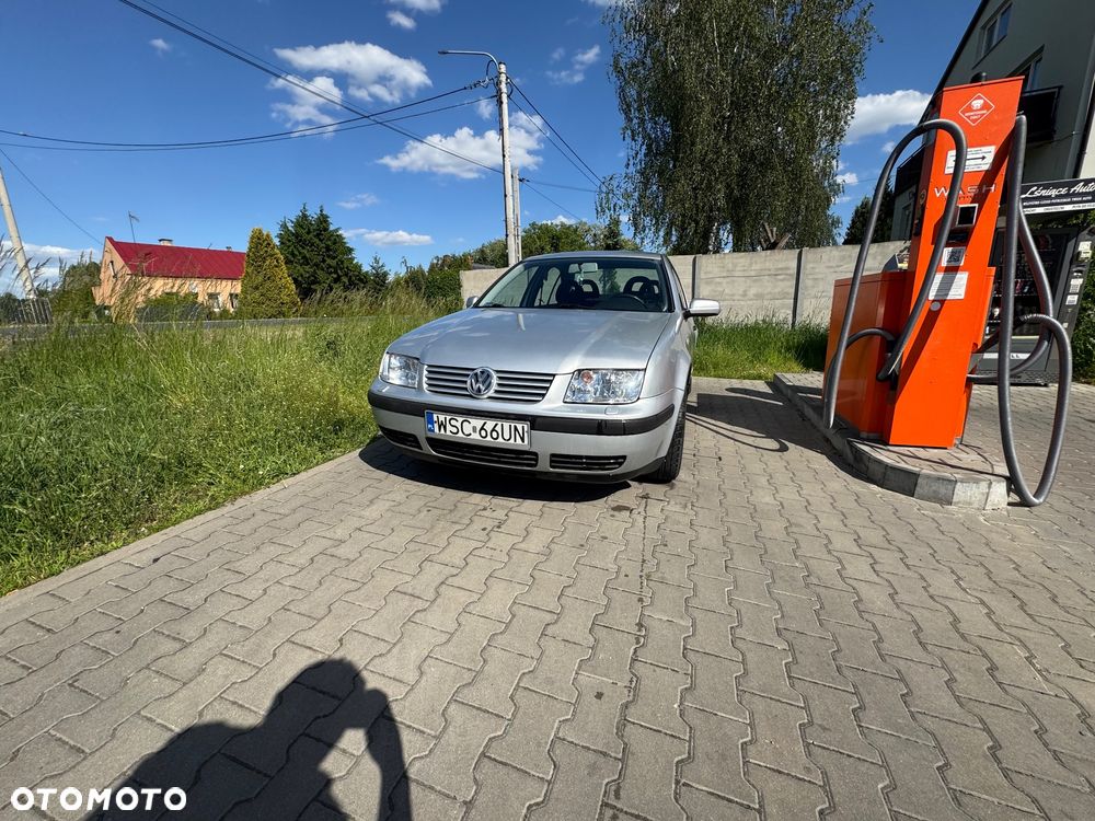 Volkswagen Bora 1.6 Comfortline - 1