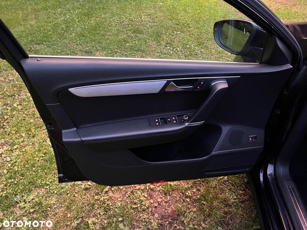Volkswagen Passat - 11