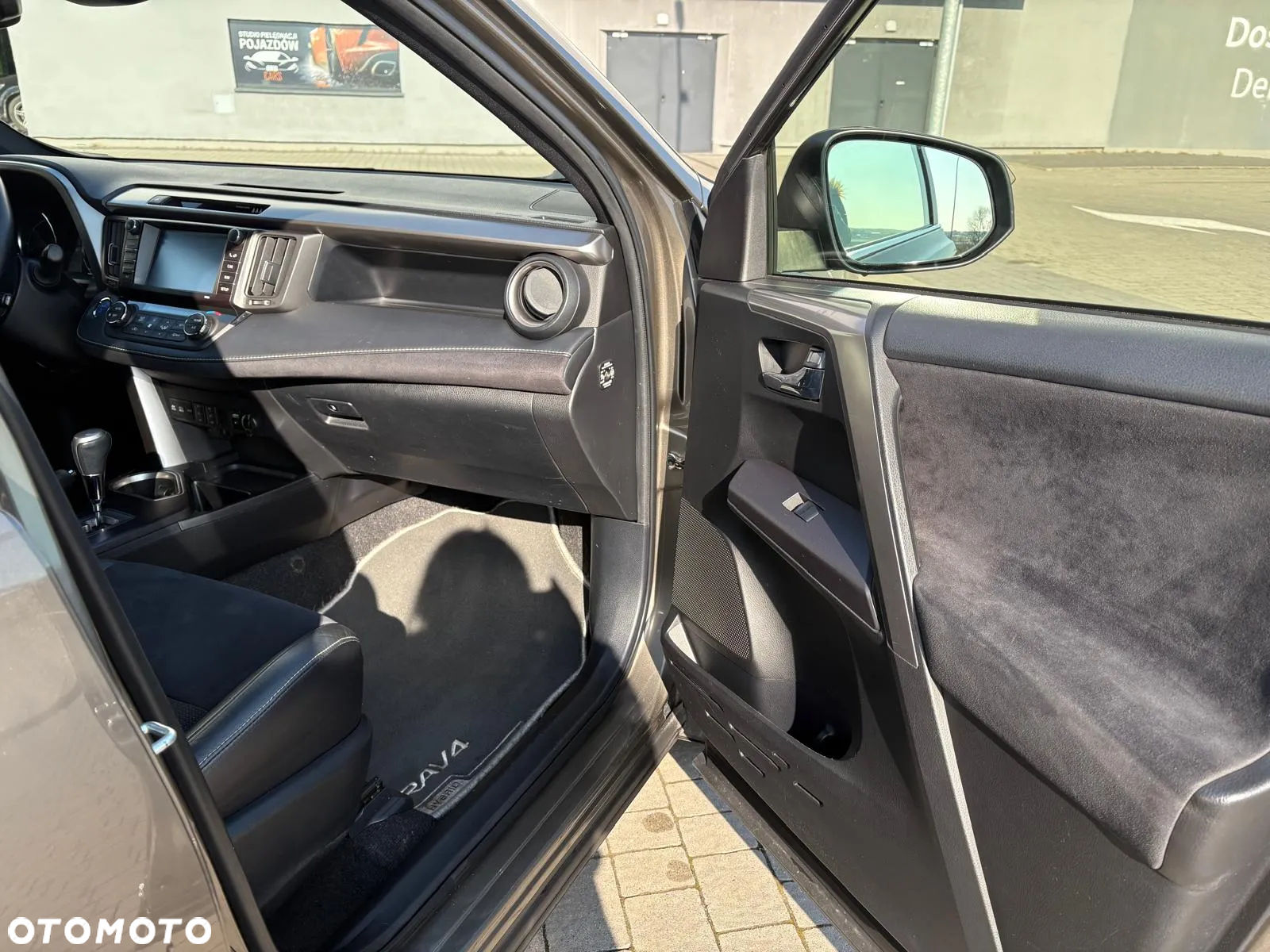 Toyota RAV4 Hybrid Style 4x4 - 24