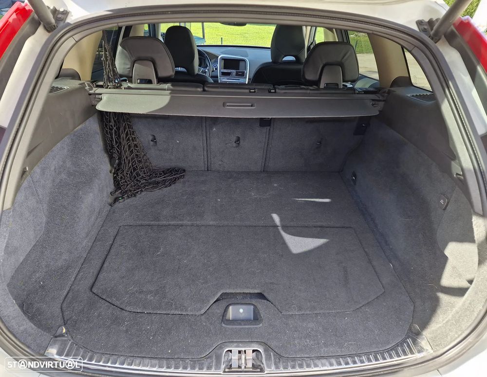 Volvo XC 60 2.0 D4 Summum Geartronic - 8