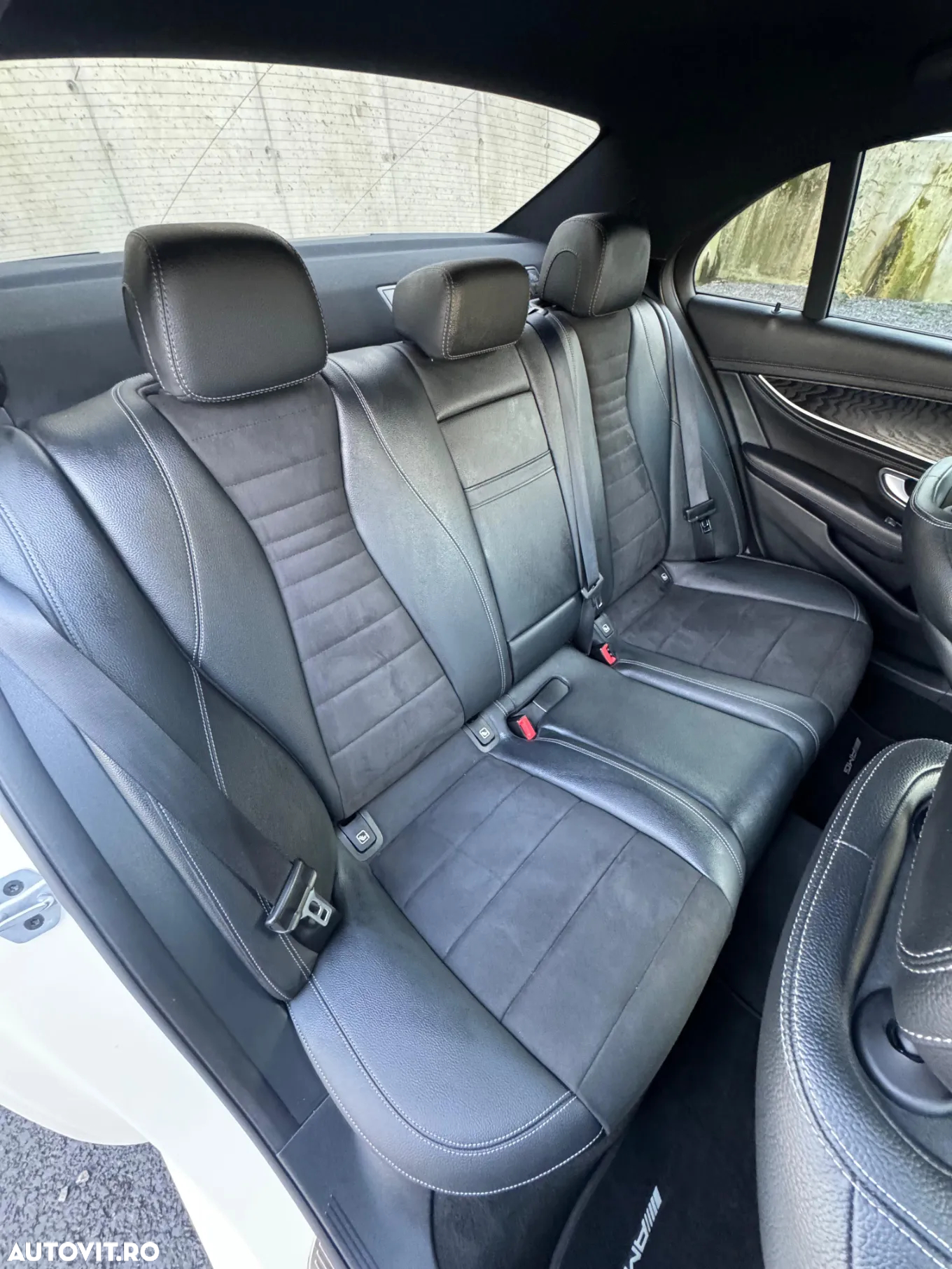 Mercedes-Benz E 300 de 9G-TRONIC AMG Line - 19