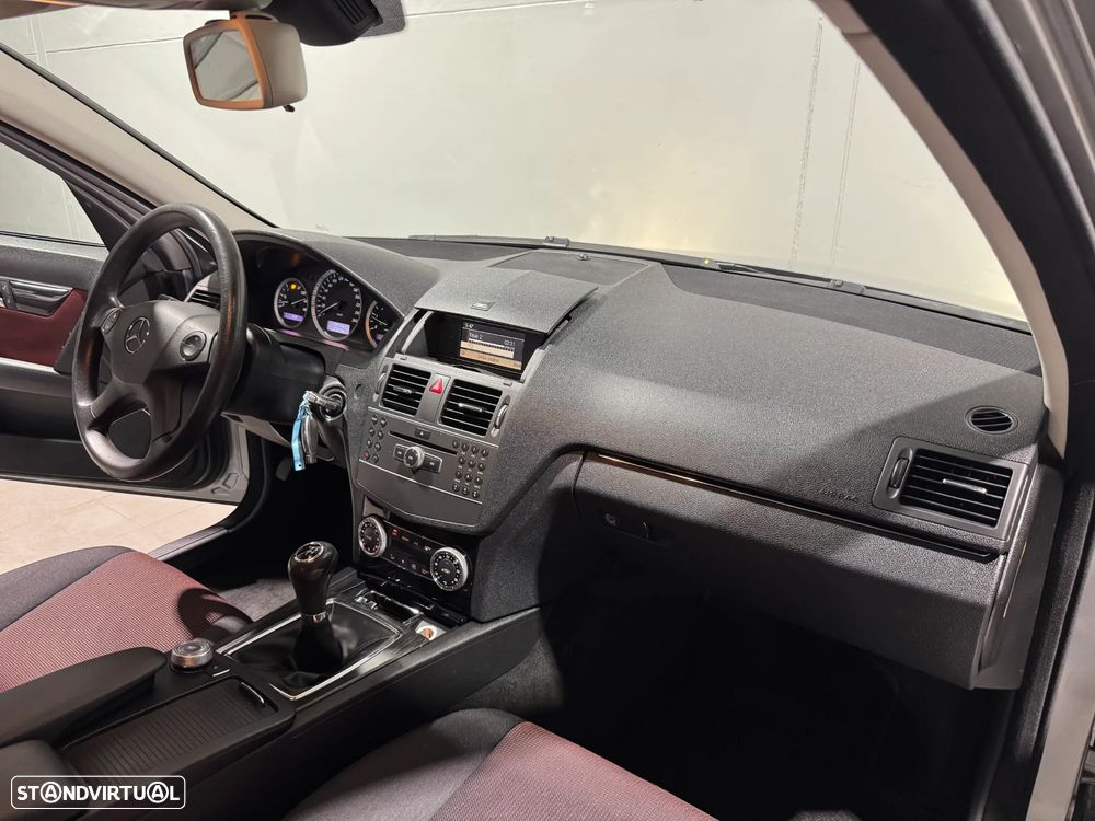 Mercedes-Benz C 180 CDI DPF (BlueEFFICIENCY) Elegance - 19