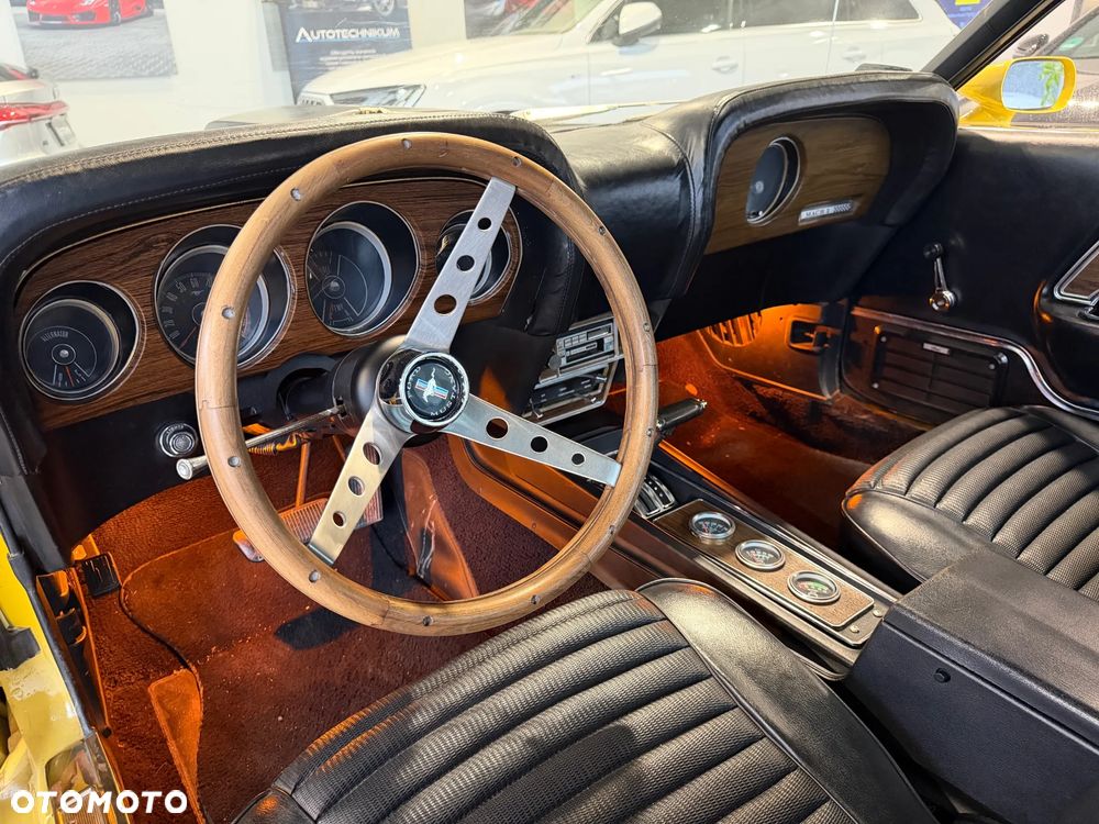 Ford Mustang - 10