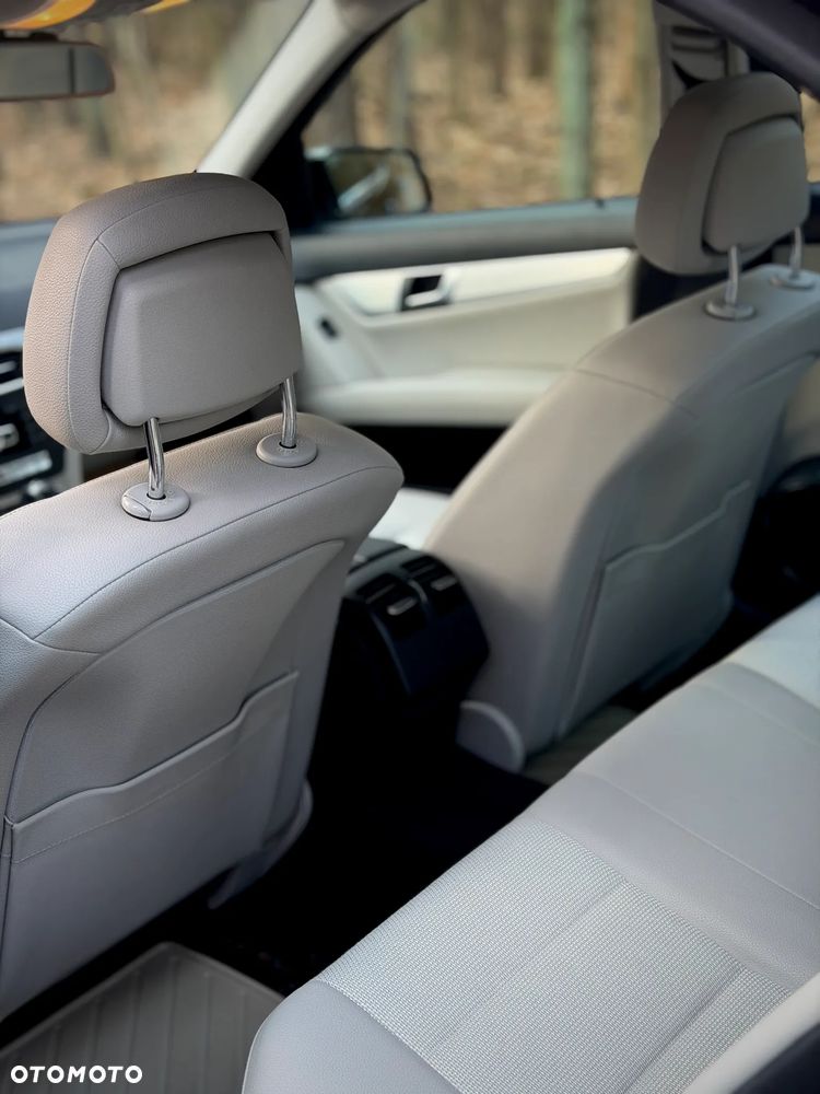 Mercedes-Benz Klasa C 180 BlueEFFICIENCY 7G-TRONIC Avantgarde - 14