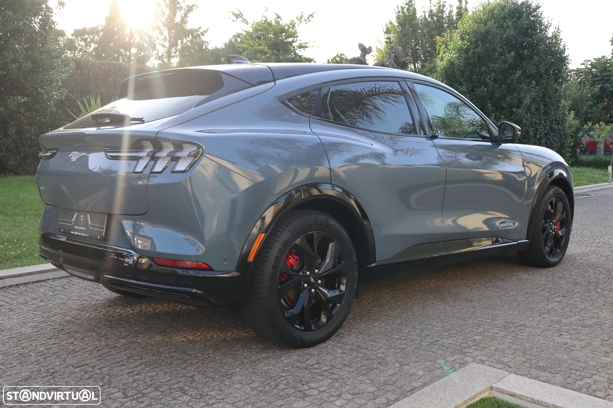 Ford Mustang Mach-E 75.7 kWh Premium AWD - 3