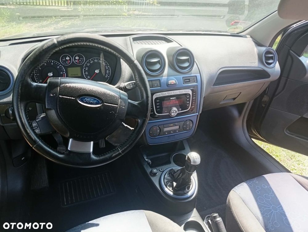 Ford Fiesta 1.3 Ambiente - 8