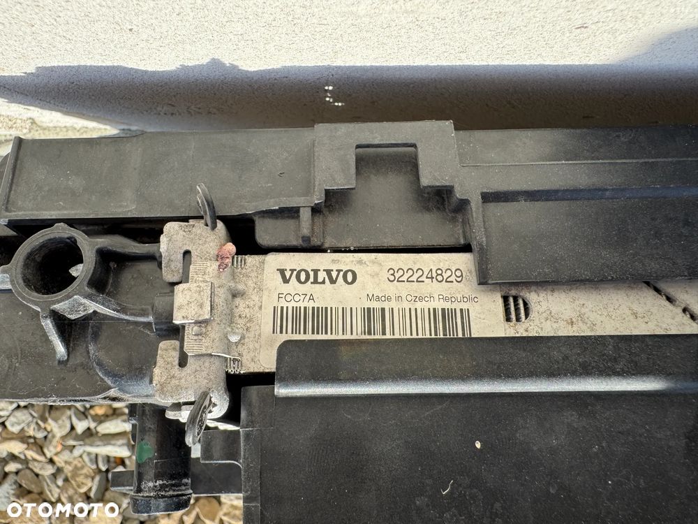 Volvo XC60 II T5  2.0B chłodnice kpl z węntylatorem - 4