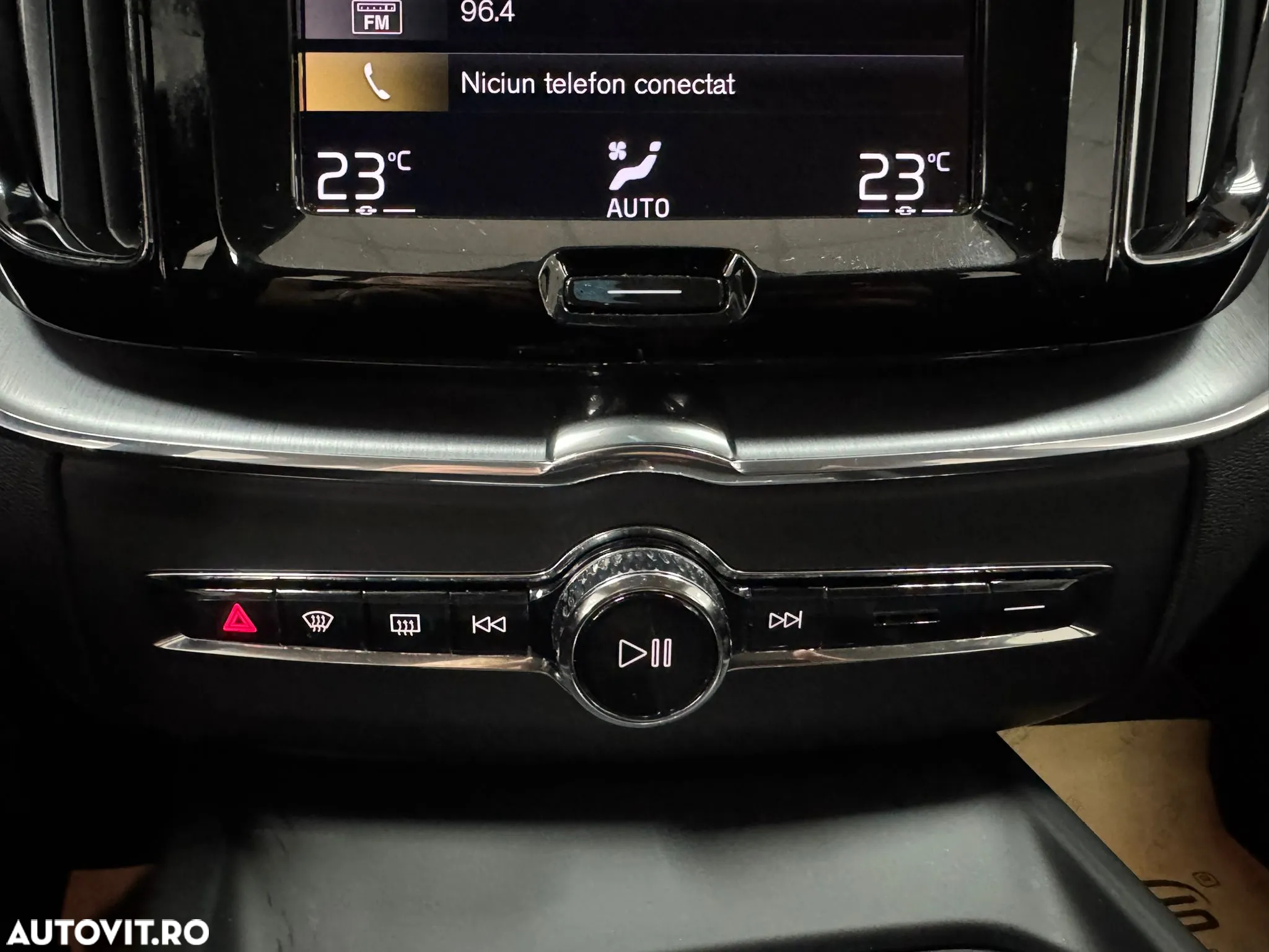 Volvo XC 60 B4 D AWD Geartronic Momentum Pro - 27