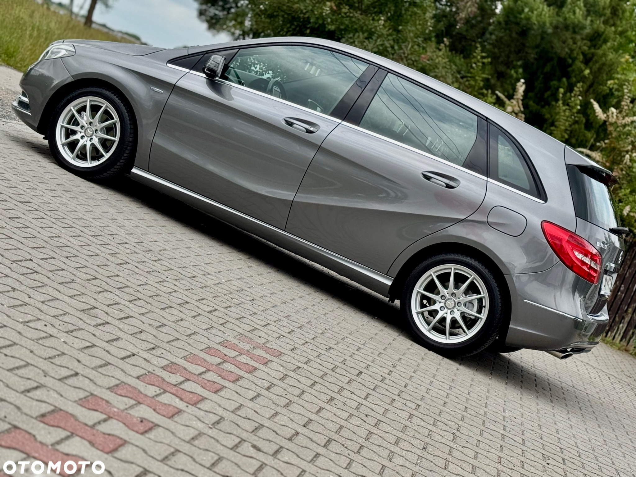 Mercedes-Benz Klasa B 180 BlueEFFICIENCY Edition - 27