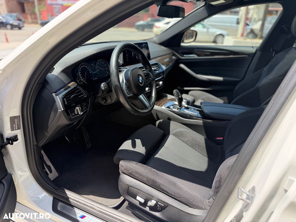 BMW Seria 5 550i xDrive AT - 8