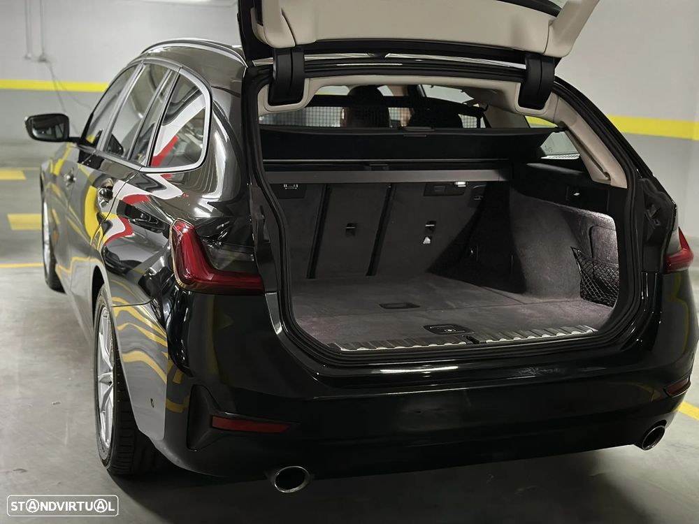 BMW 320 d Touring Auto - 32