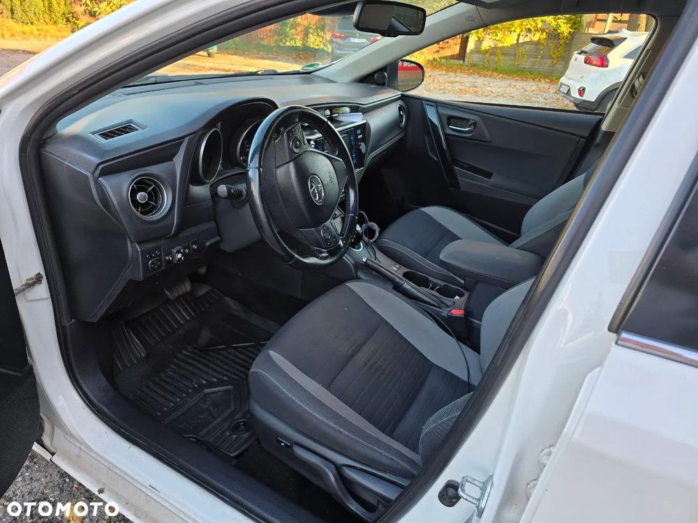 Toyota Auris Hybrid 135 Premium - 14