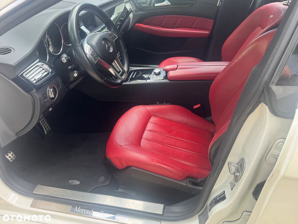 Mercedes-Benz CLS 350 CDI 4-Matic BlueEff - 12
