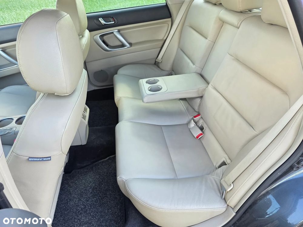 Subaru Outback 3.0RE EXE - 14