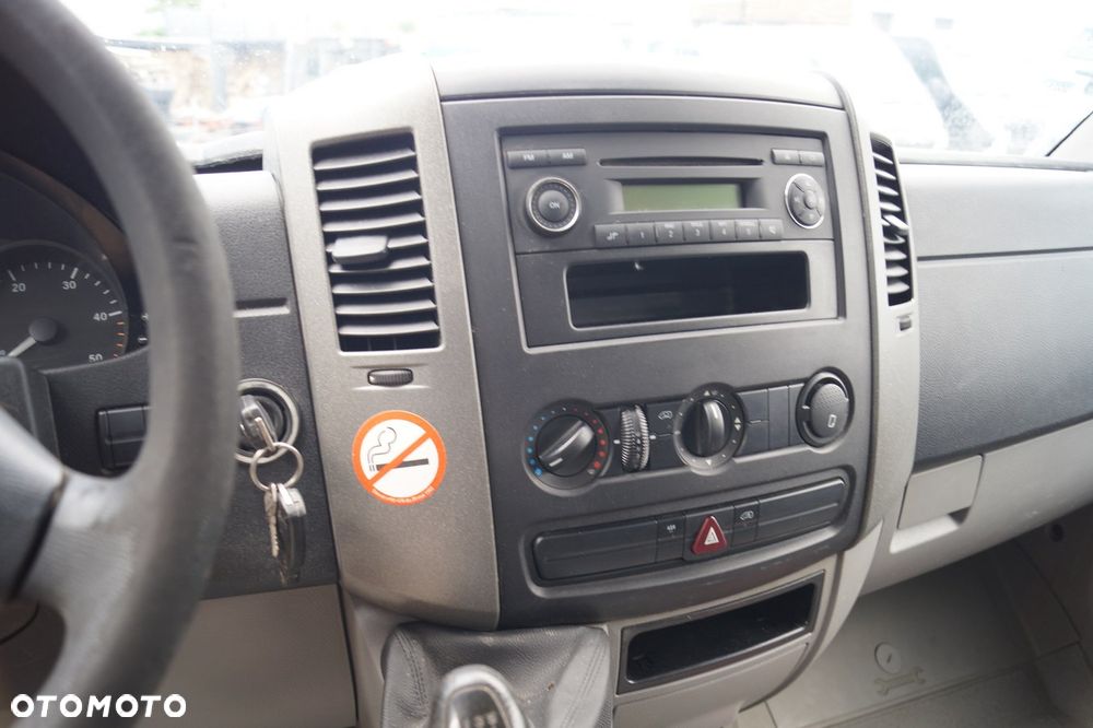 Mercedes-Benz Sprinter - 20