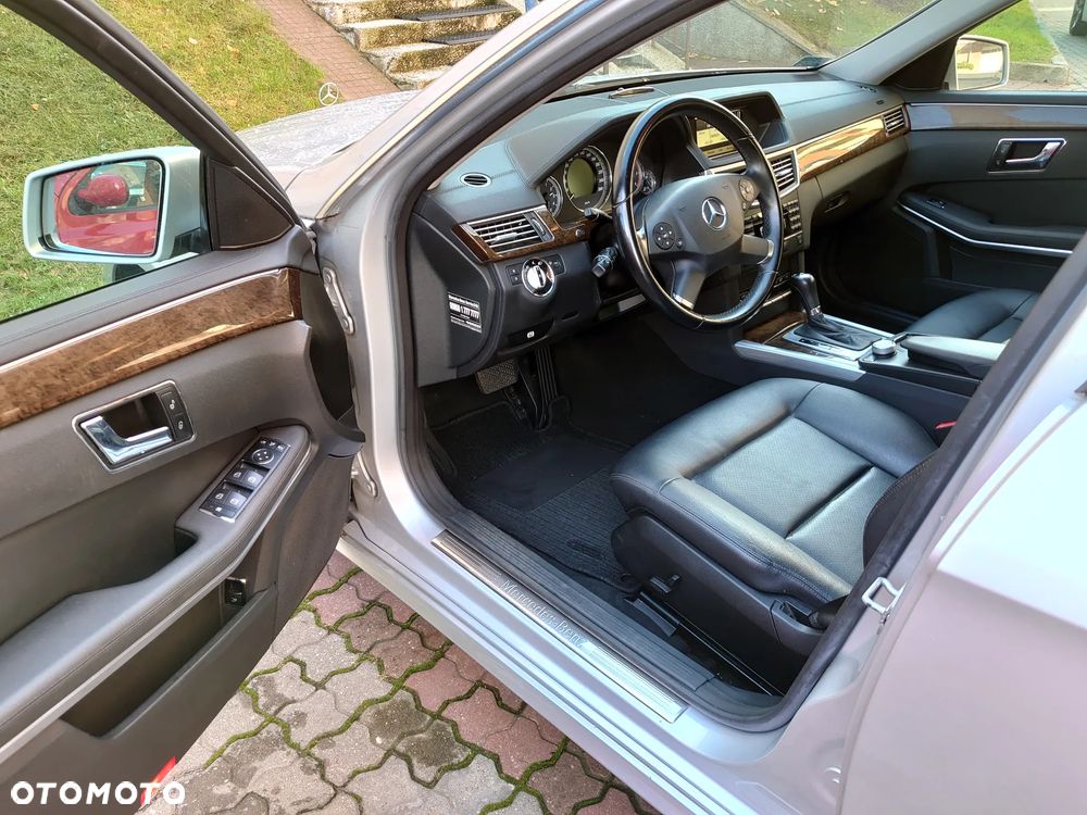Mercedes-Benz Klasa E 220 CDI DPF BlueEFFICIENCY Automatik Avantgarde - 8