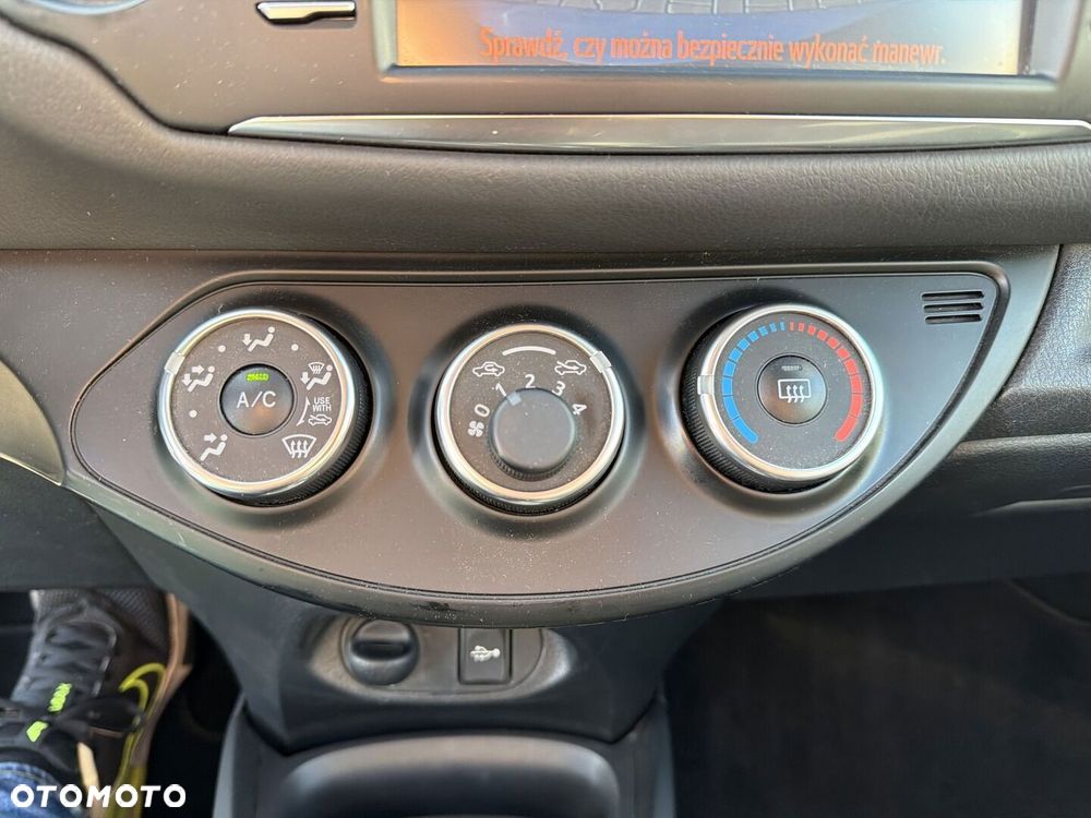 Toyota Yaris 1.5 Premium CVT - 18