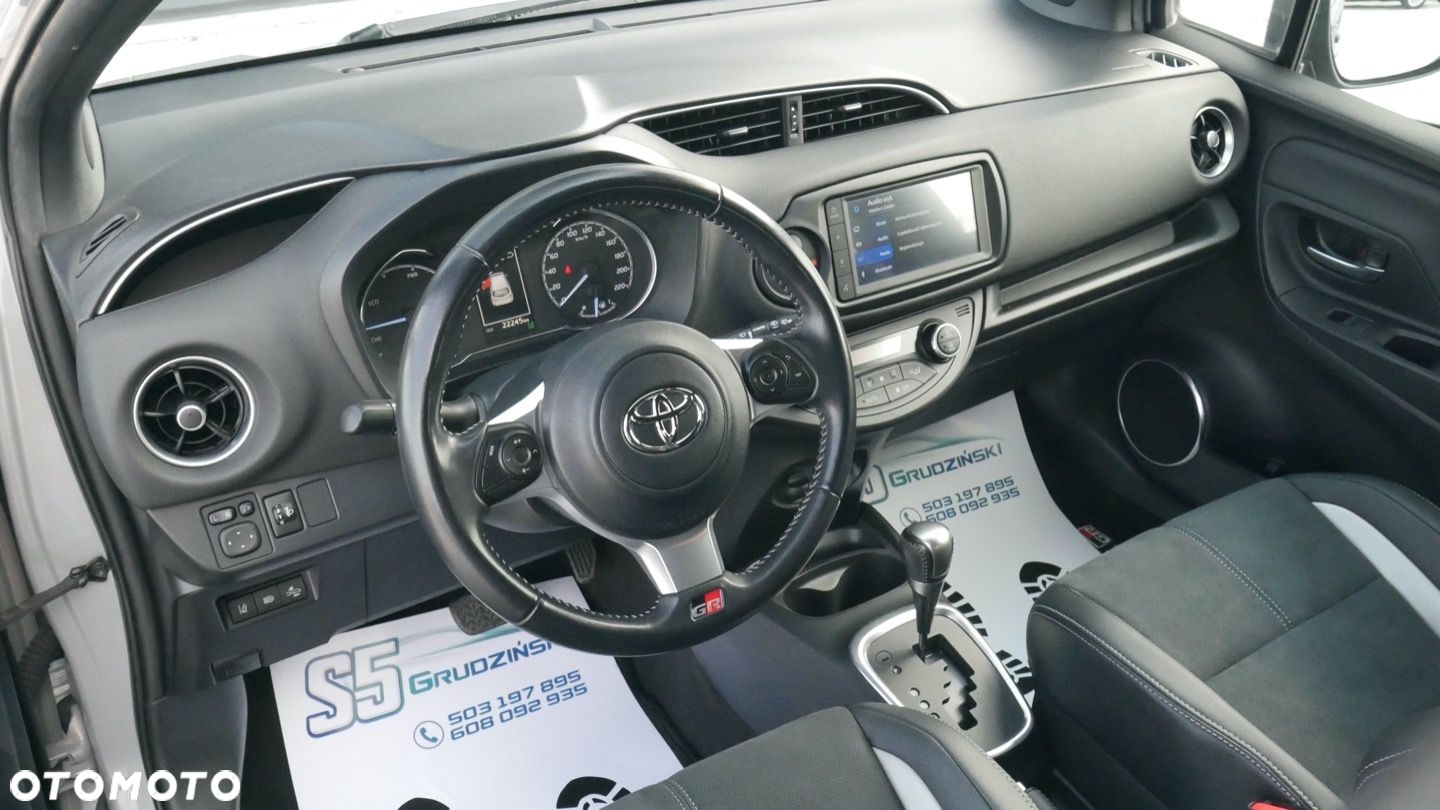 Toyota Yaris - 10