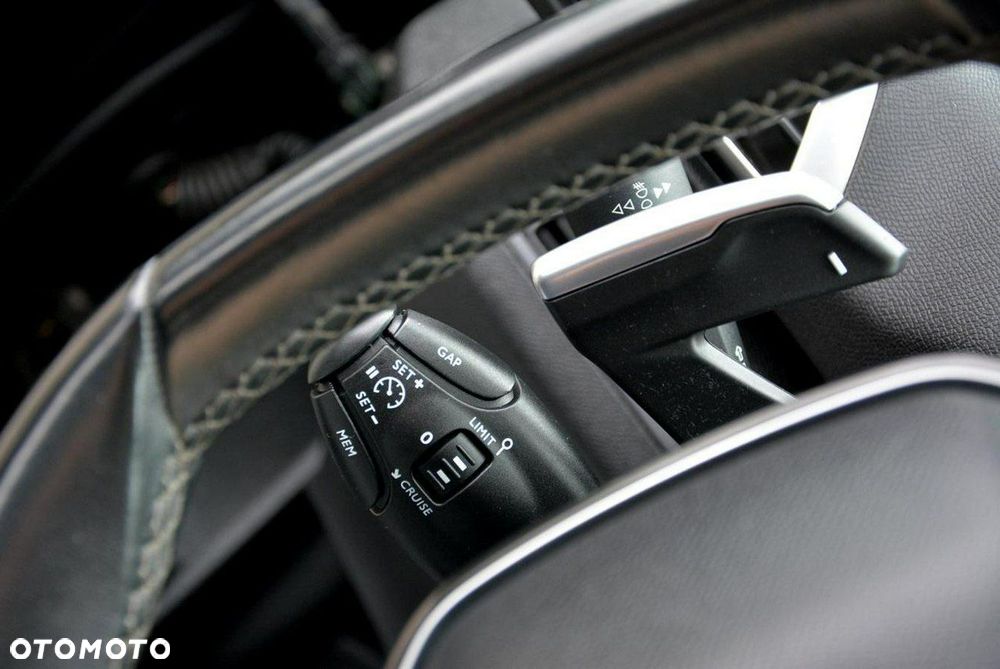 Peugeot 5008 THP 165 EAT6 Stop & Start Allure - 26