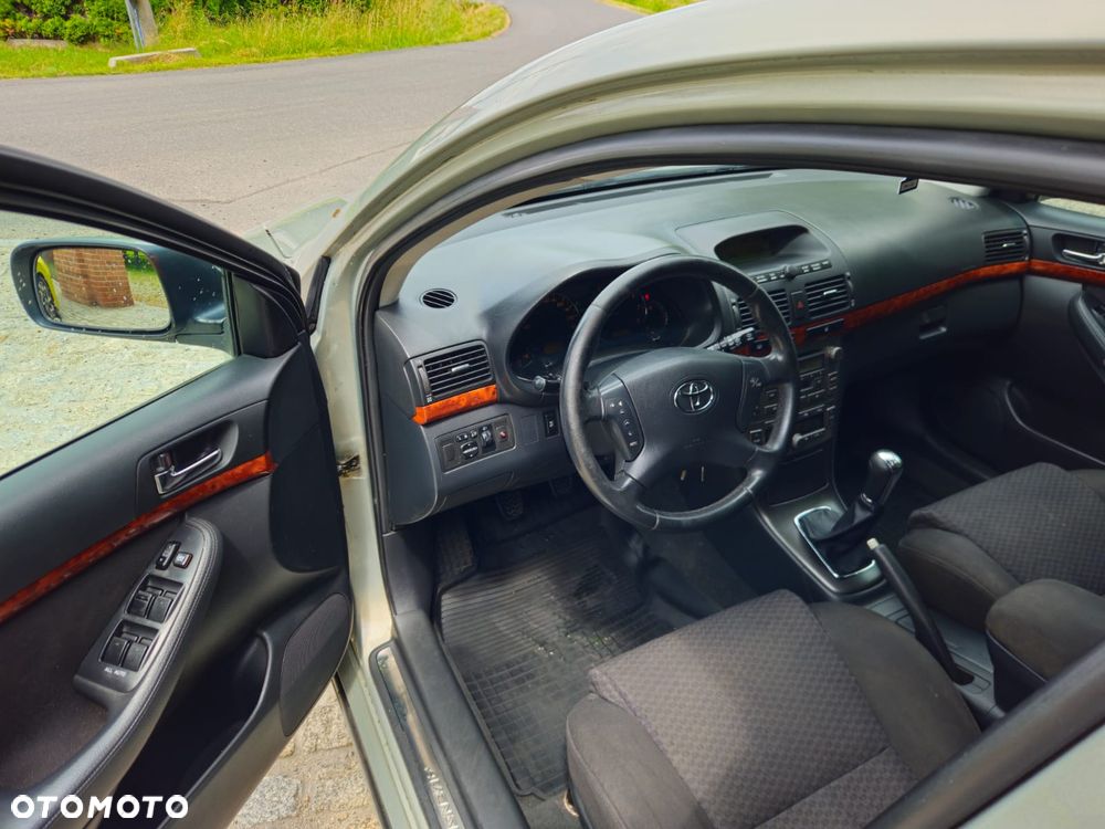 Toyota Avensis 1.8 VVT-i Sol - 13
