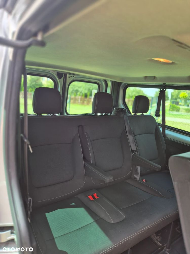 Renault Trafic Grand 2.0 dCi - 11