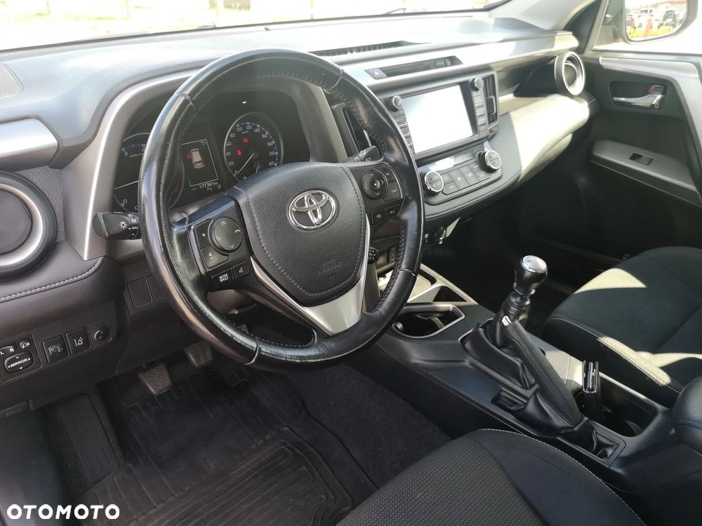 Toyota RAV4 2.0 D-4D Premium 4x2 - 12