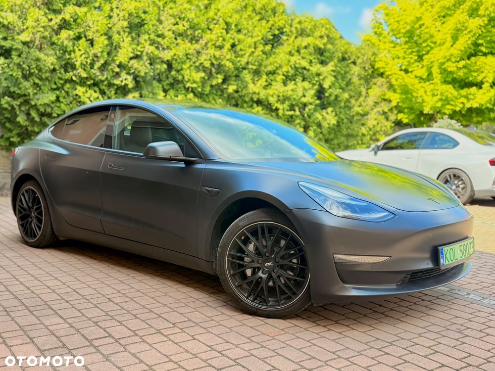 Tesla Model 3 - 8