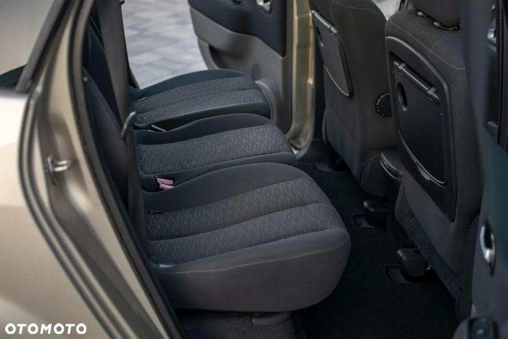 Renault Grand Scenic - 38