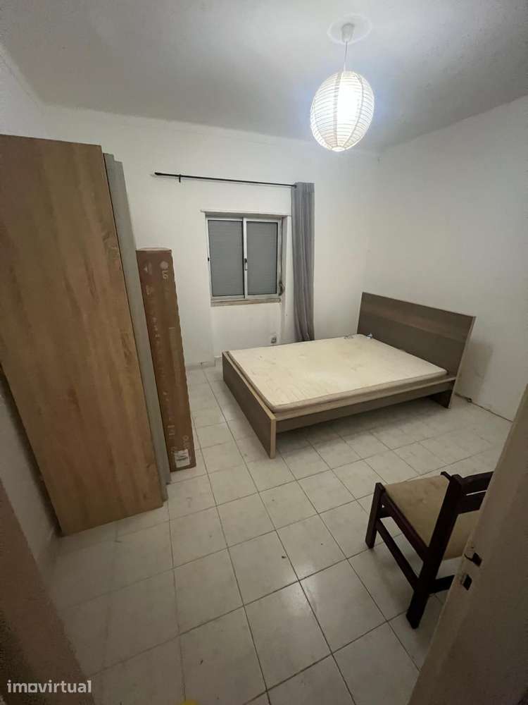 Prédio com 3 andares T2 em Loures - Grande imagem: 4/13