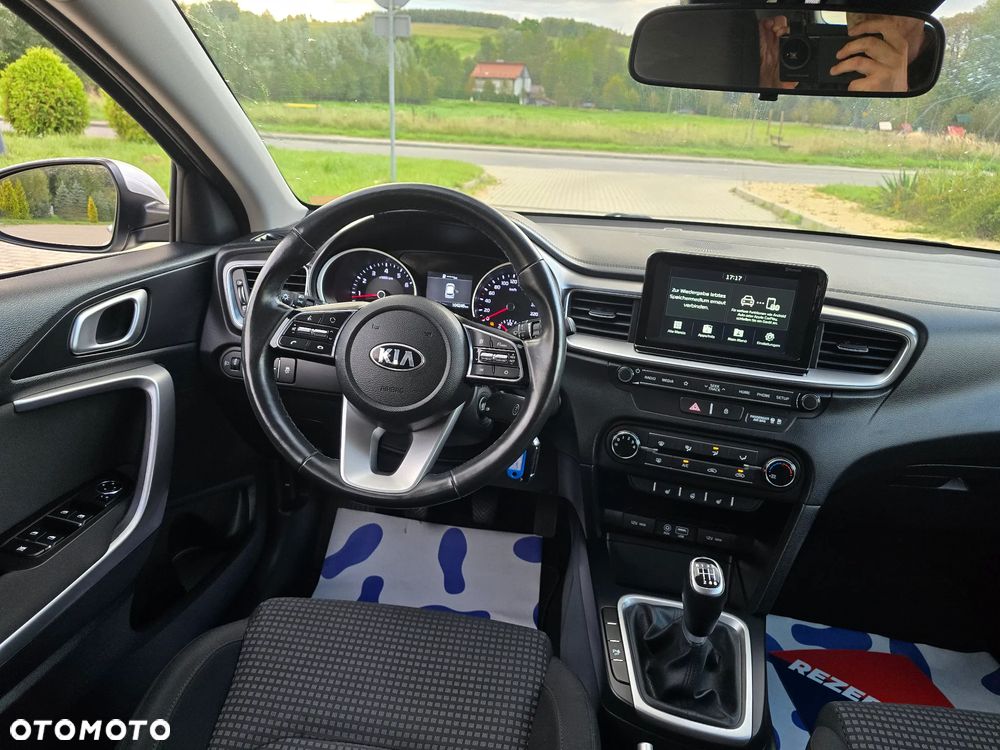 Kia Ceed 1.4 CVVT Fifa World Cup Edition - 29