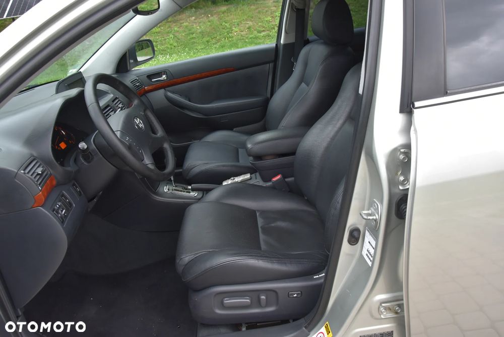 Toyota Avensis 2.0 VVT-i Automatik Executive - 10