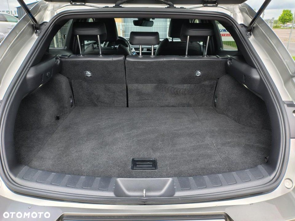 Lexus UX - 5