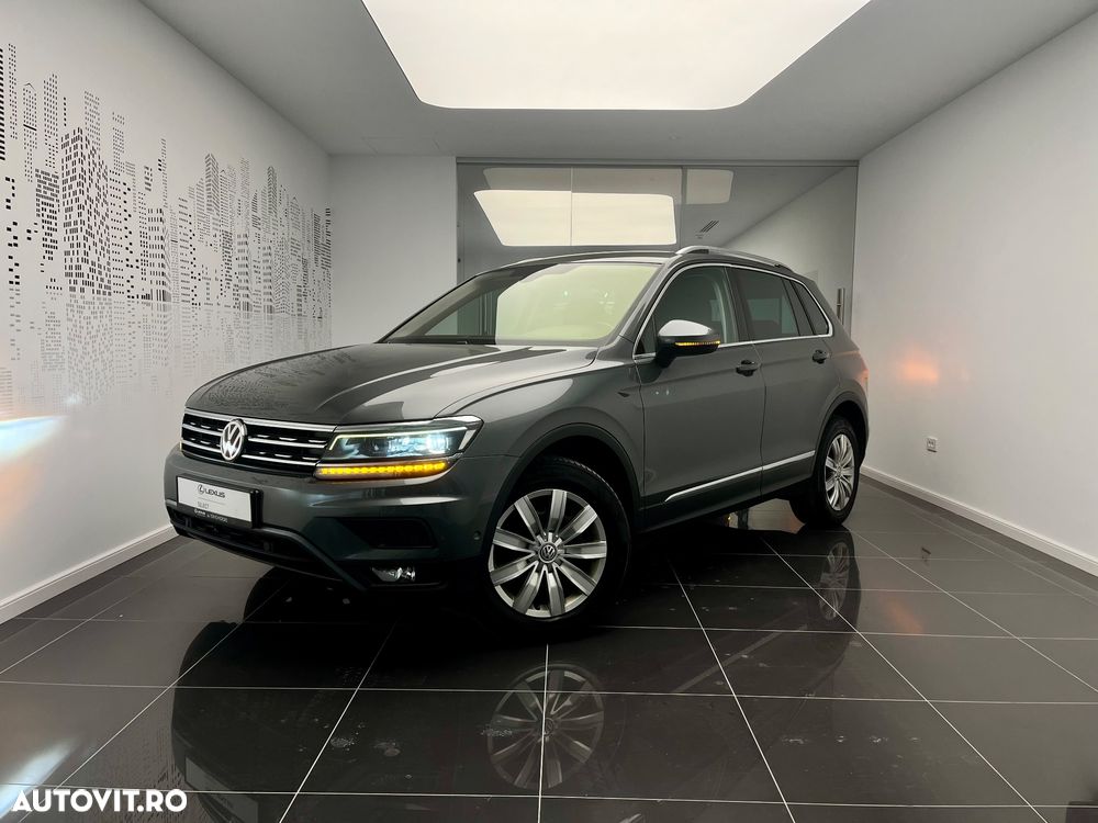 Volkswagen Tiguan - 1
