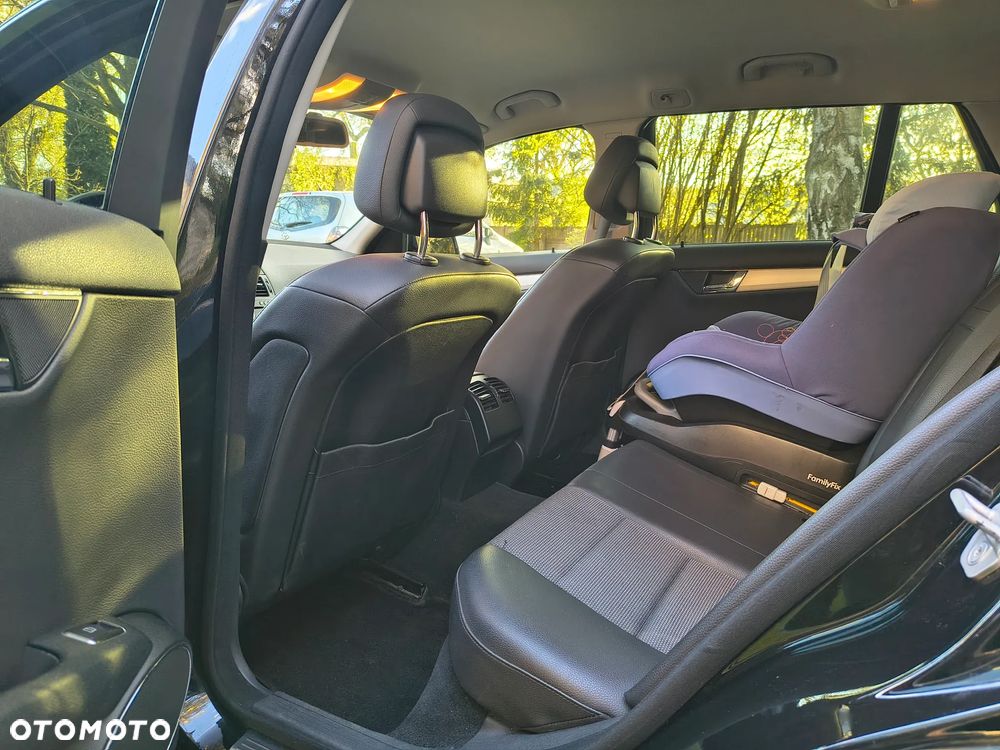 Mercedes-Benz Klasa C 220 CDI DPF (BlueEFFICIENCY) Avantgarde - 10