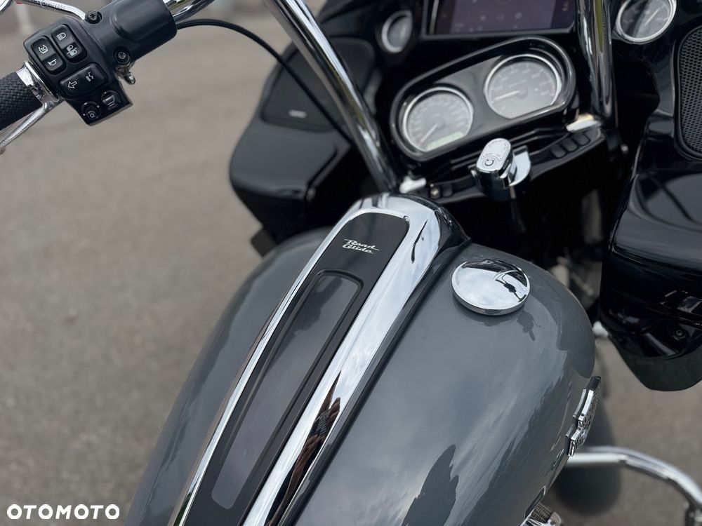 Harley-Davidson Touring Road Glide - 10