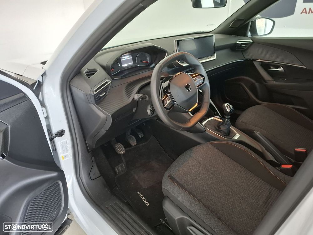 Peugeot 2008 1.2 PureTech Style - 8
