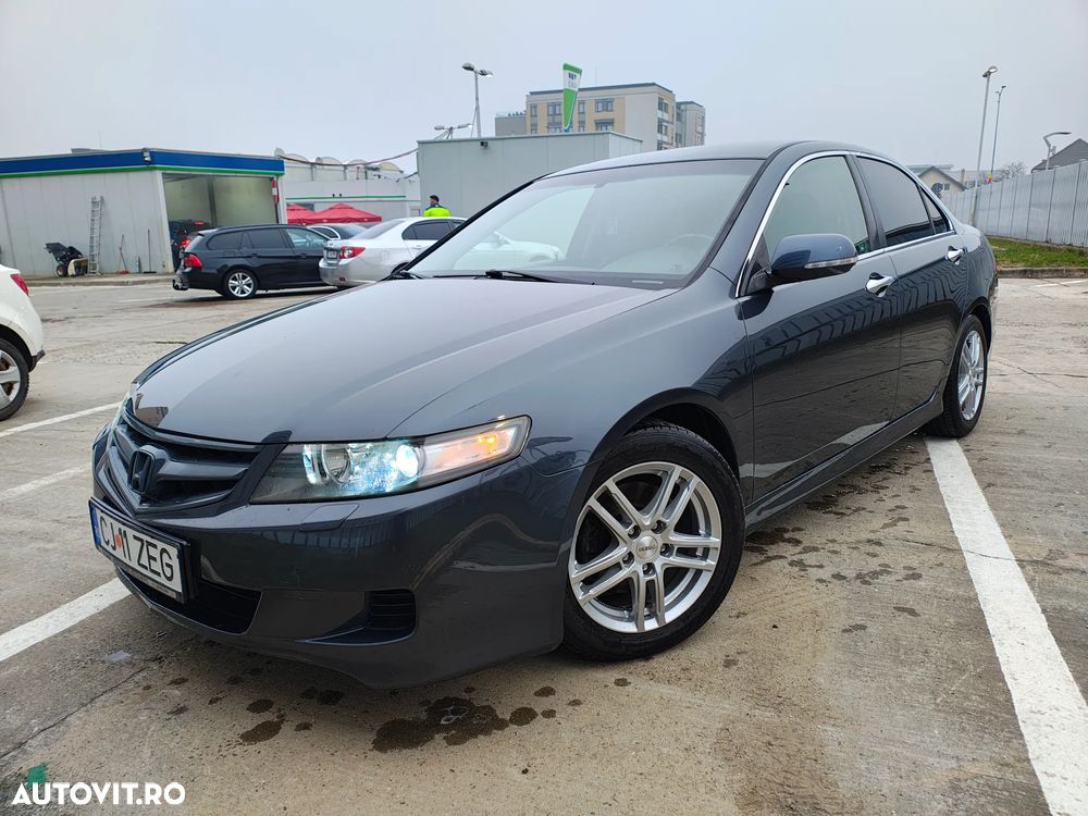 Honda Accord 2.0 i 4 Door - 1