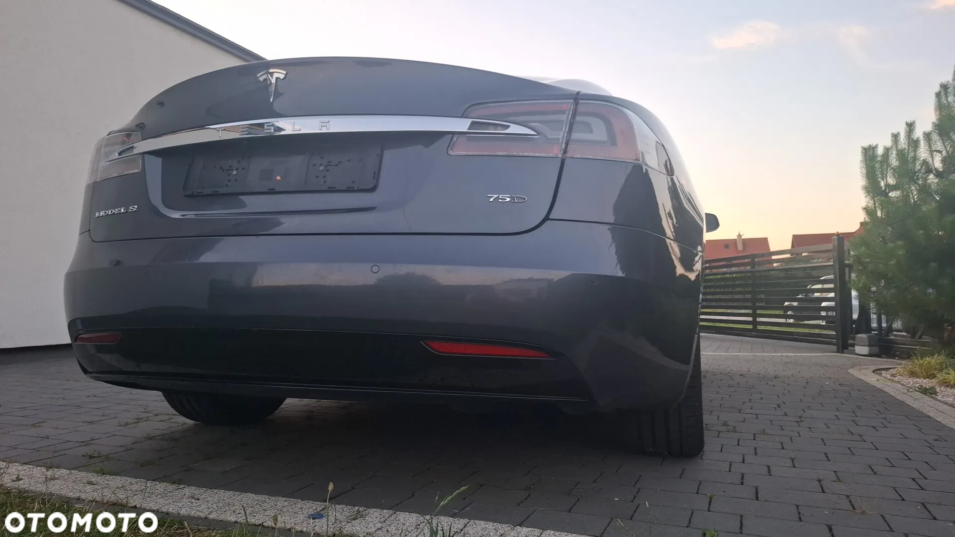 Tesla Model S Long Range Plus - 11